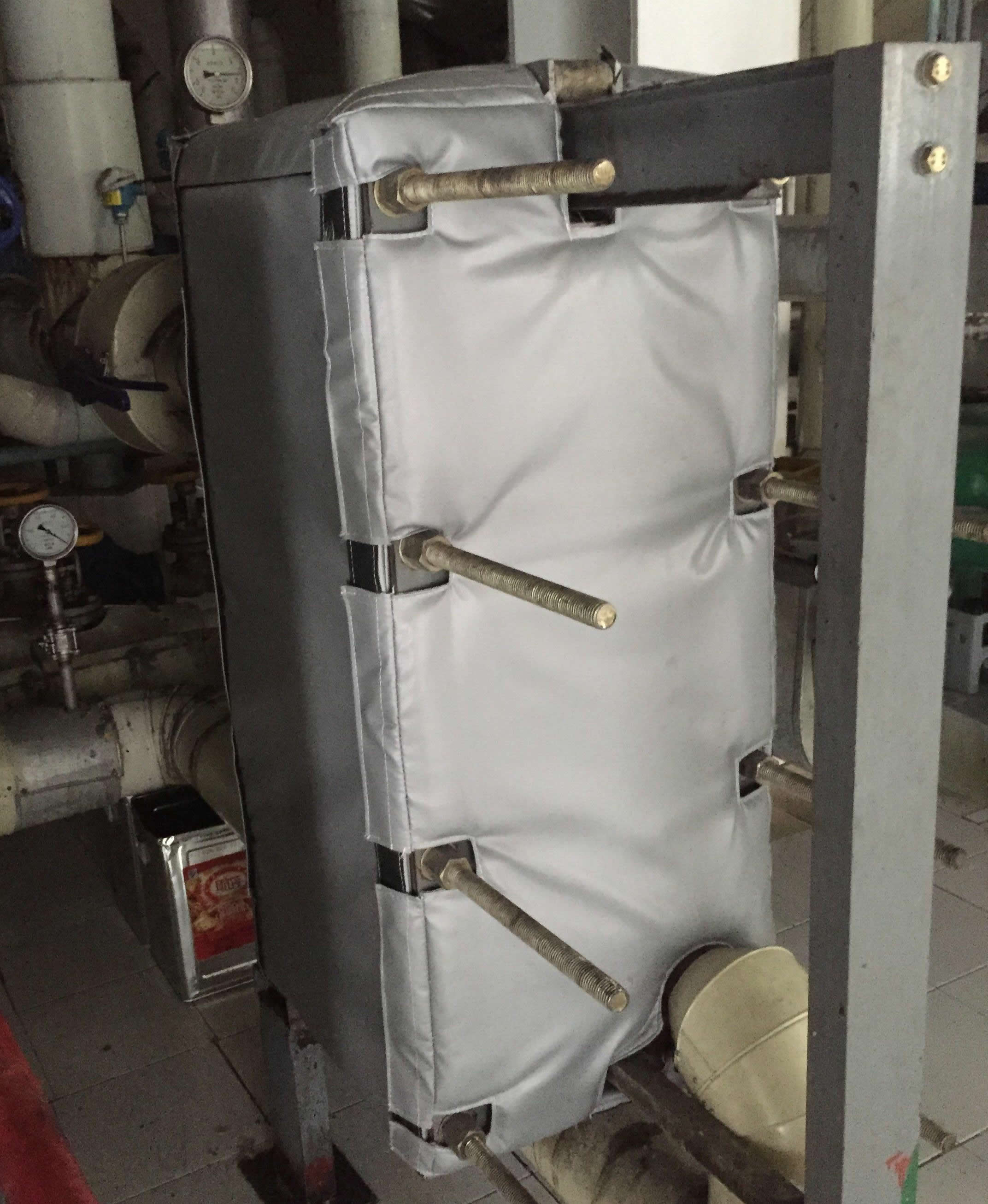 板式<a href=http://www.gzsat.com.cn/e/tags/?tagname=%E6%8D%A2%E7%83%AD%E5%99%A8%E4%BF%9D%E6%B8%A9 target=_blank class=infotextkey>換熱器保溫</a>套