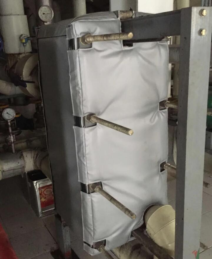 板式<a href=http://www.gzsat.com.cn/e/tags/?tagname=%E6%8D%A2%E7%83%AD%E5%99%A8%E4%BF%9D%E6%B8%A9 target=_blank class=infotextkey>換熱器保溫</a>套